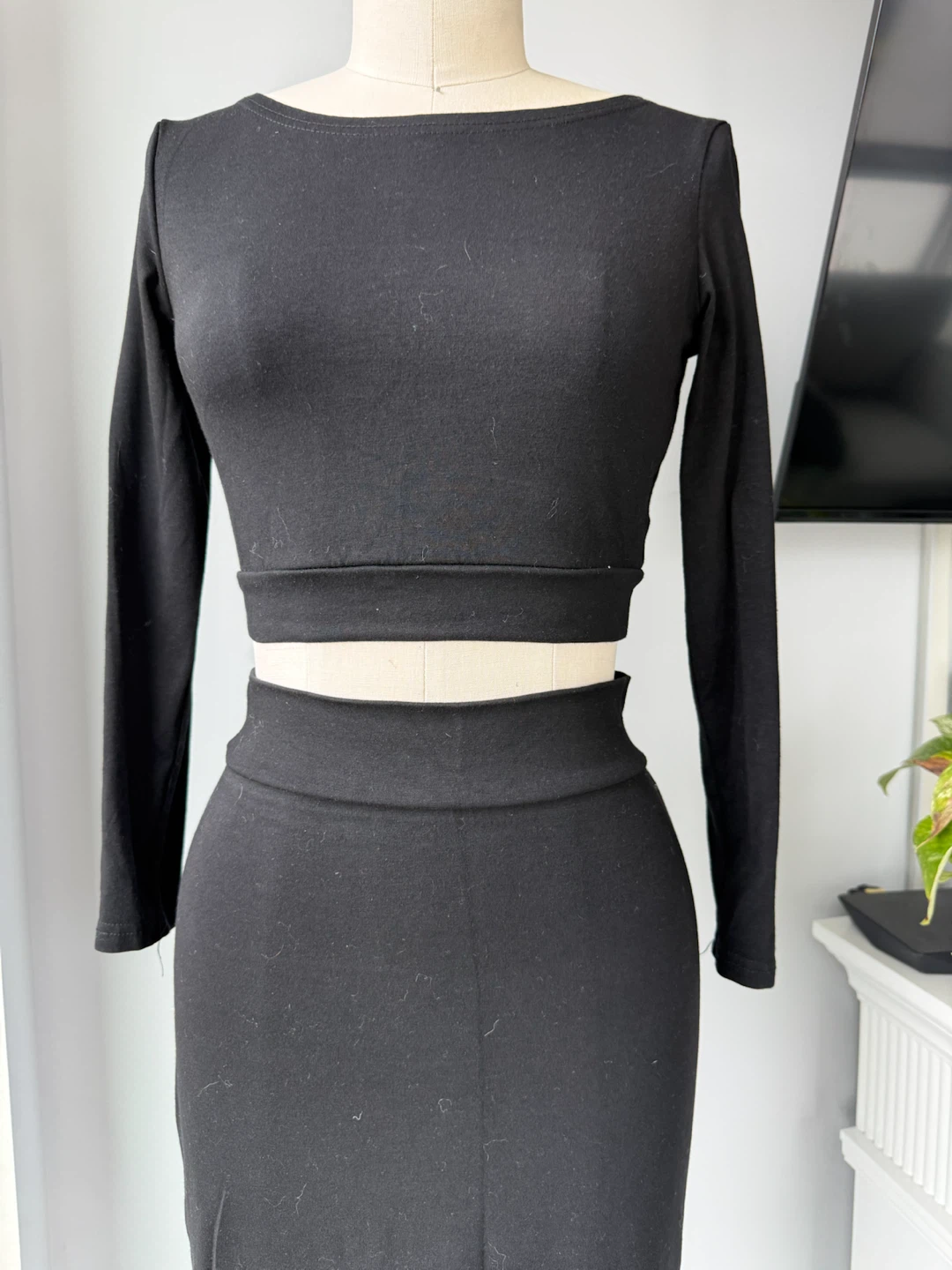 Black Long Sleeve Crop Top and Pencil Skirt Set - photo 3