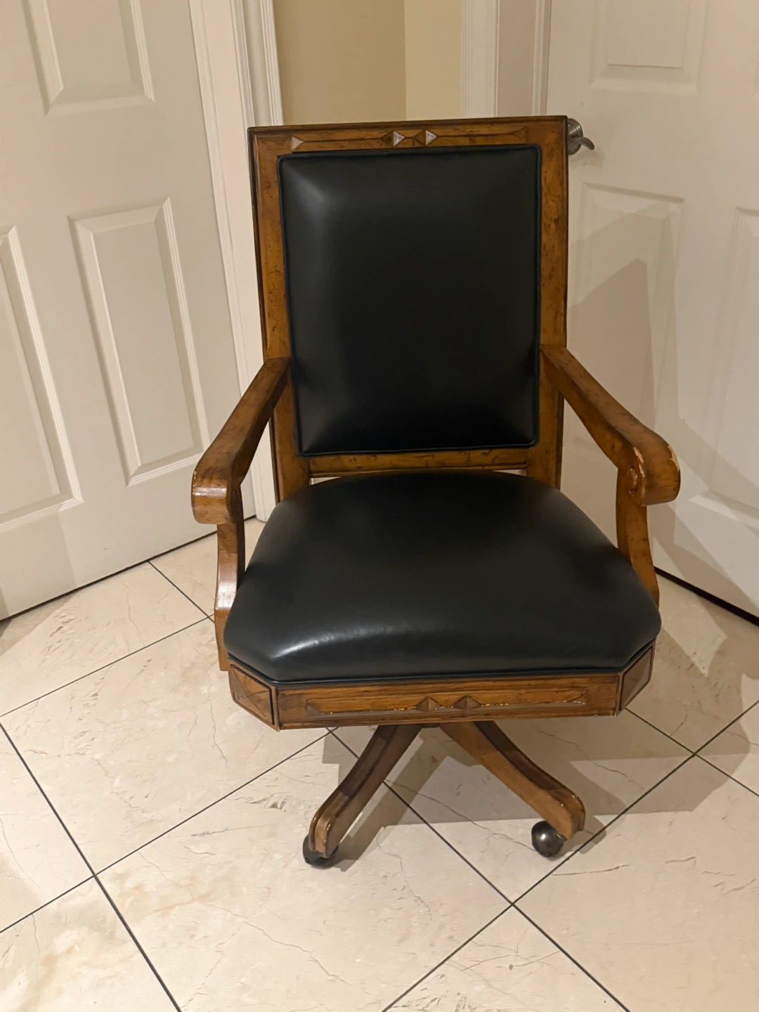 Vintage Swivel Office Chair - photo 2