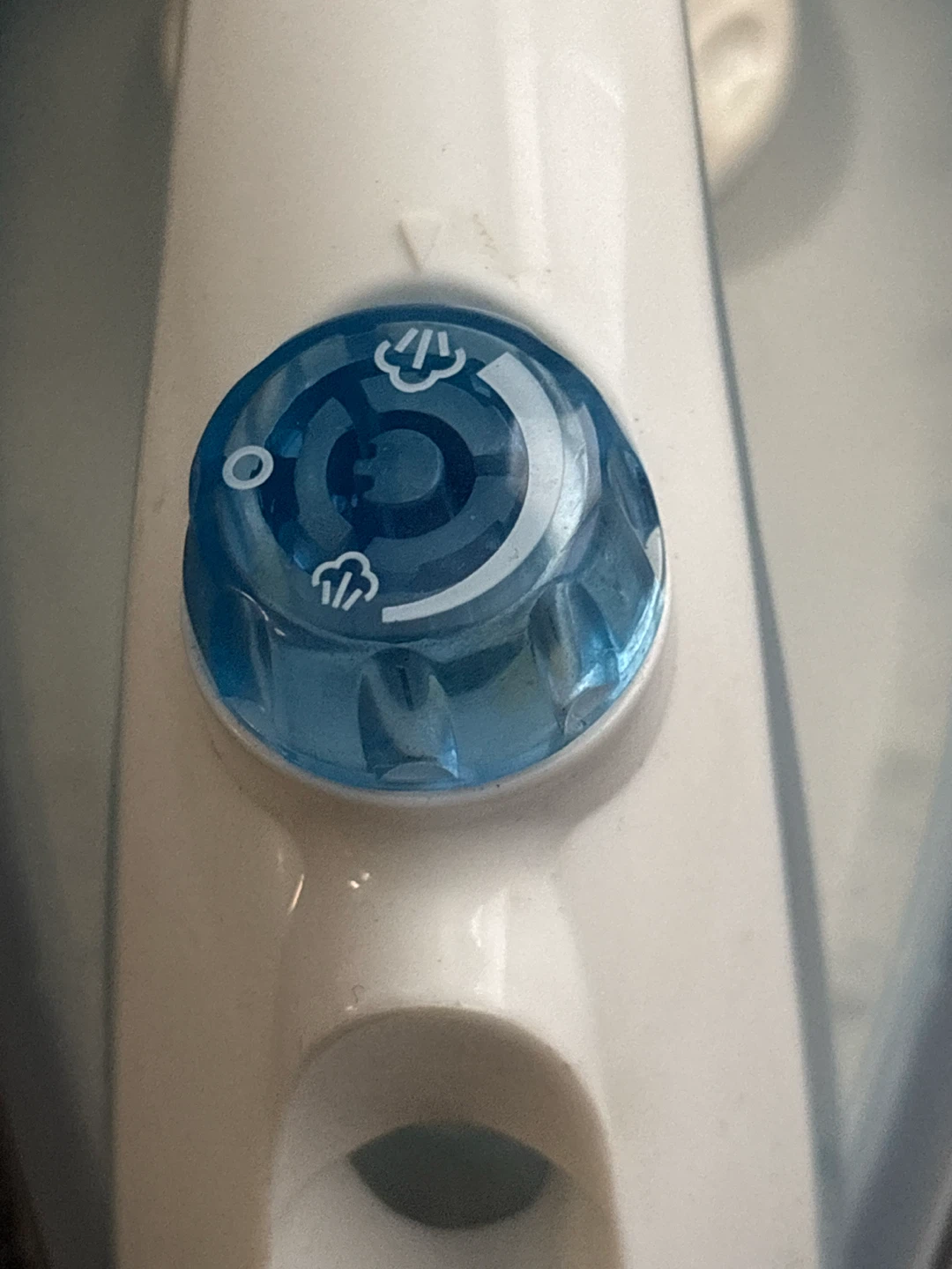Proctor Silex White and Blue Steam Iron - photo 3
