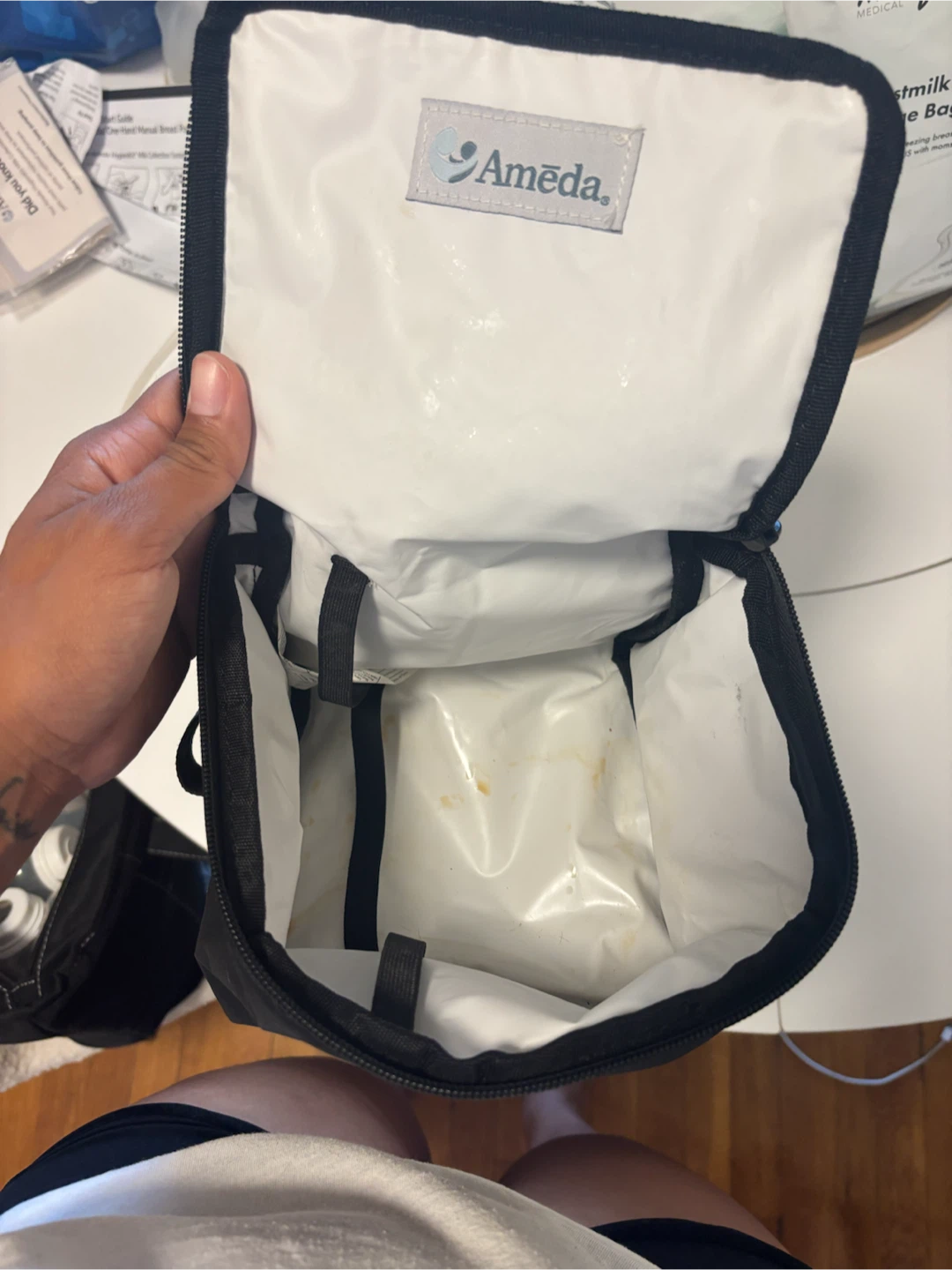 Ameda Purely Joy Breast Pump with Motif Breastmilk Storage Bags - photo 4