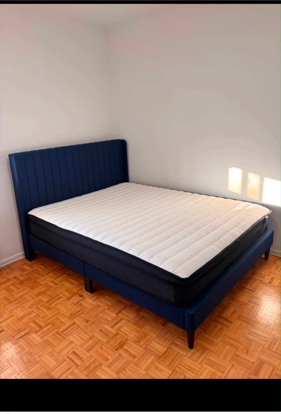 Queen Size Mattress – Excellent Condition