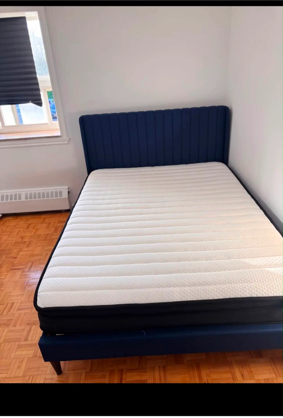 Queen Size Mattress – Excellent Condition - photo 2