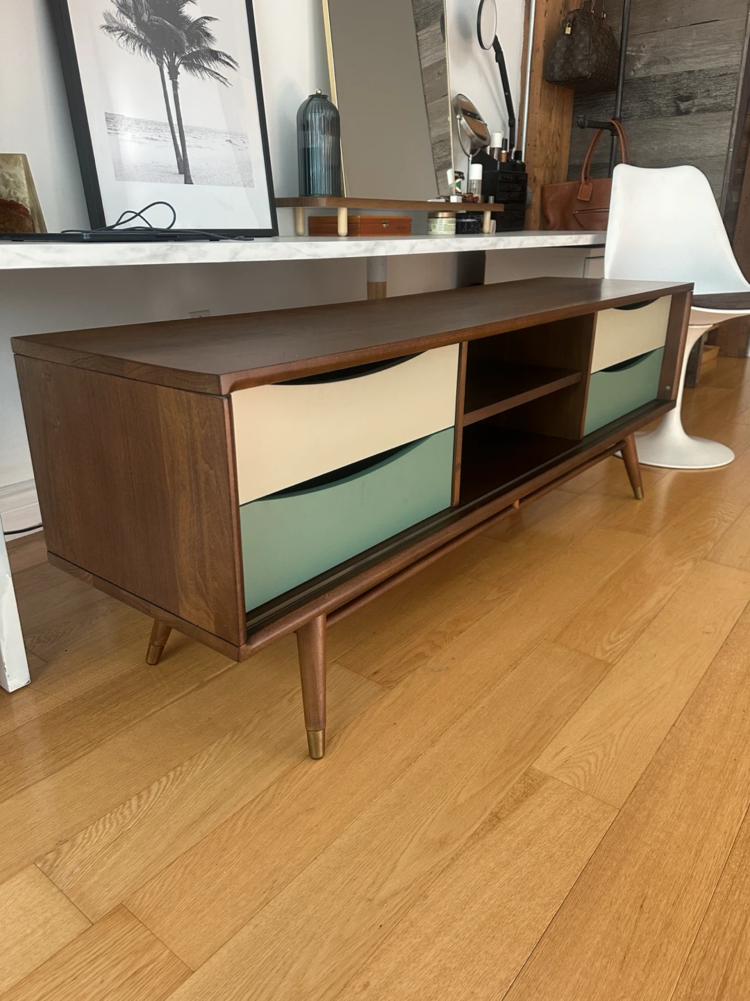 VINTAGE MCM WALNUT CREDENZA TV STEREO ENTERTAINMENT UNIT TABLE