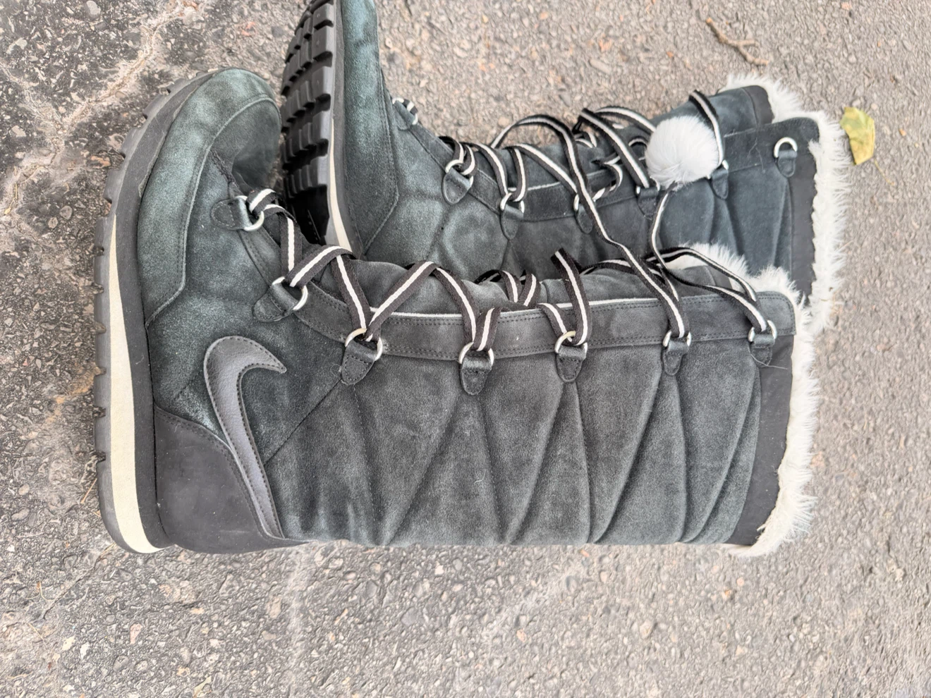 Nike Women's Winter Boots Black Size 7
