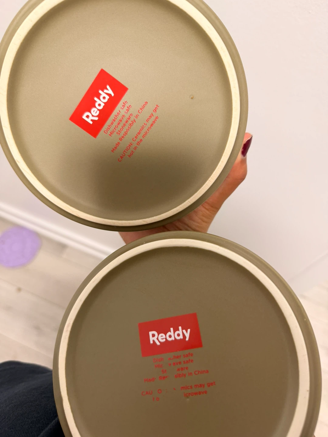 Reddy Pet Bowls (Set of 2) + plastic mat