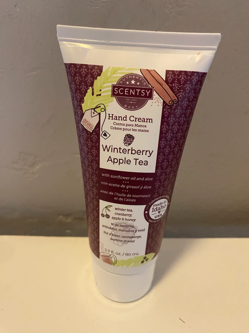 Scentsy Winterberry Apple Tea Hand Cream 2.7 fl oz
