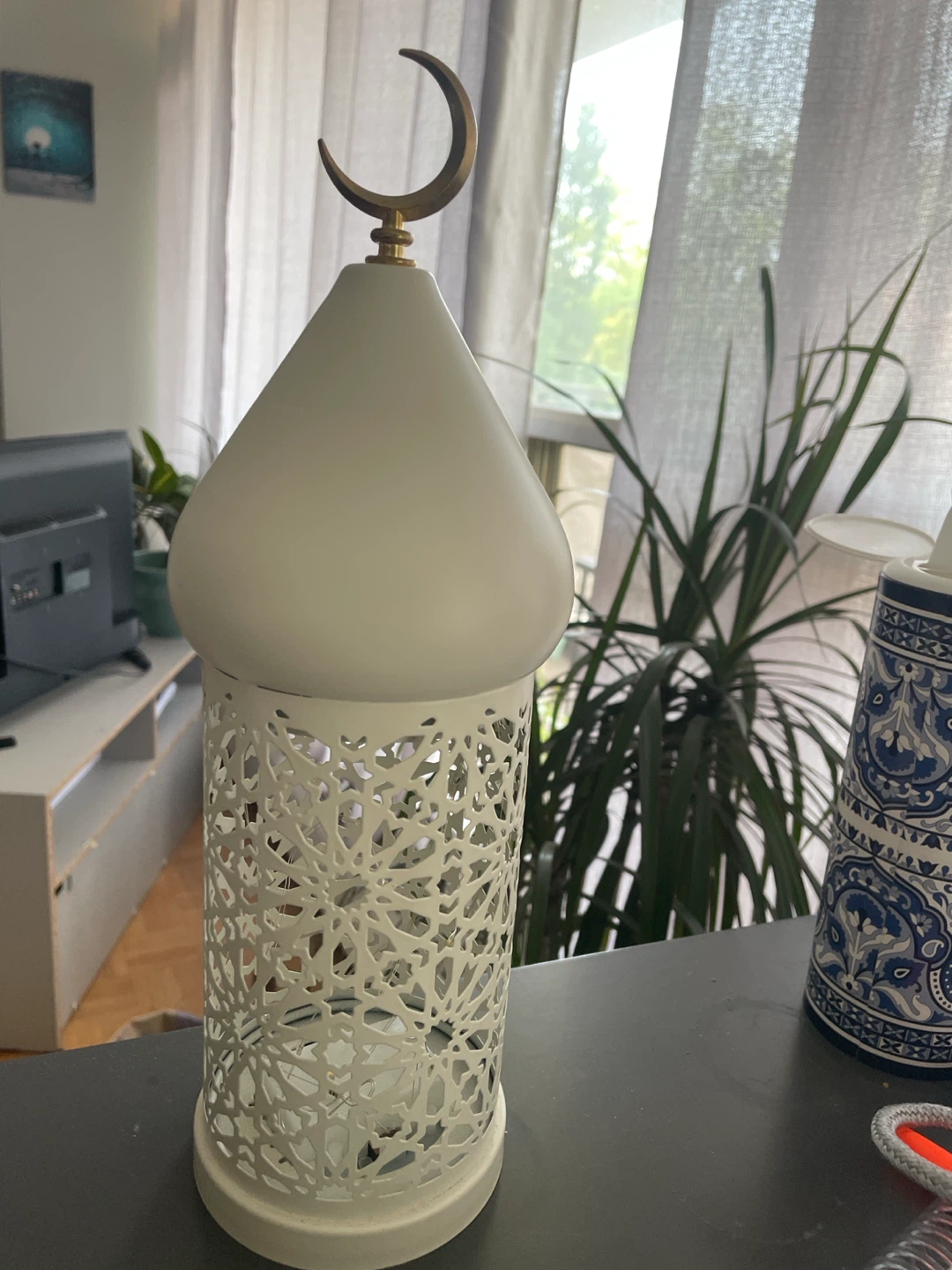 White Metal Lantern with Crescent Moon - photo 2