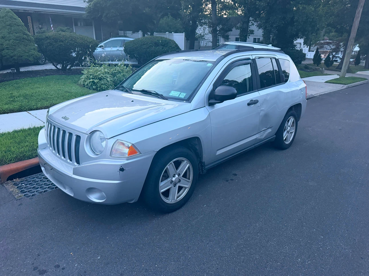 Silver Jeep Compass - photo 3