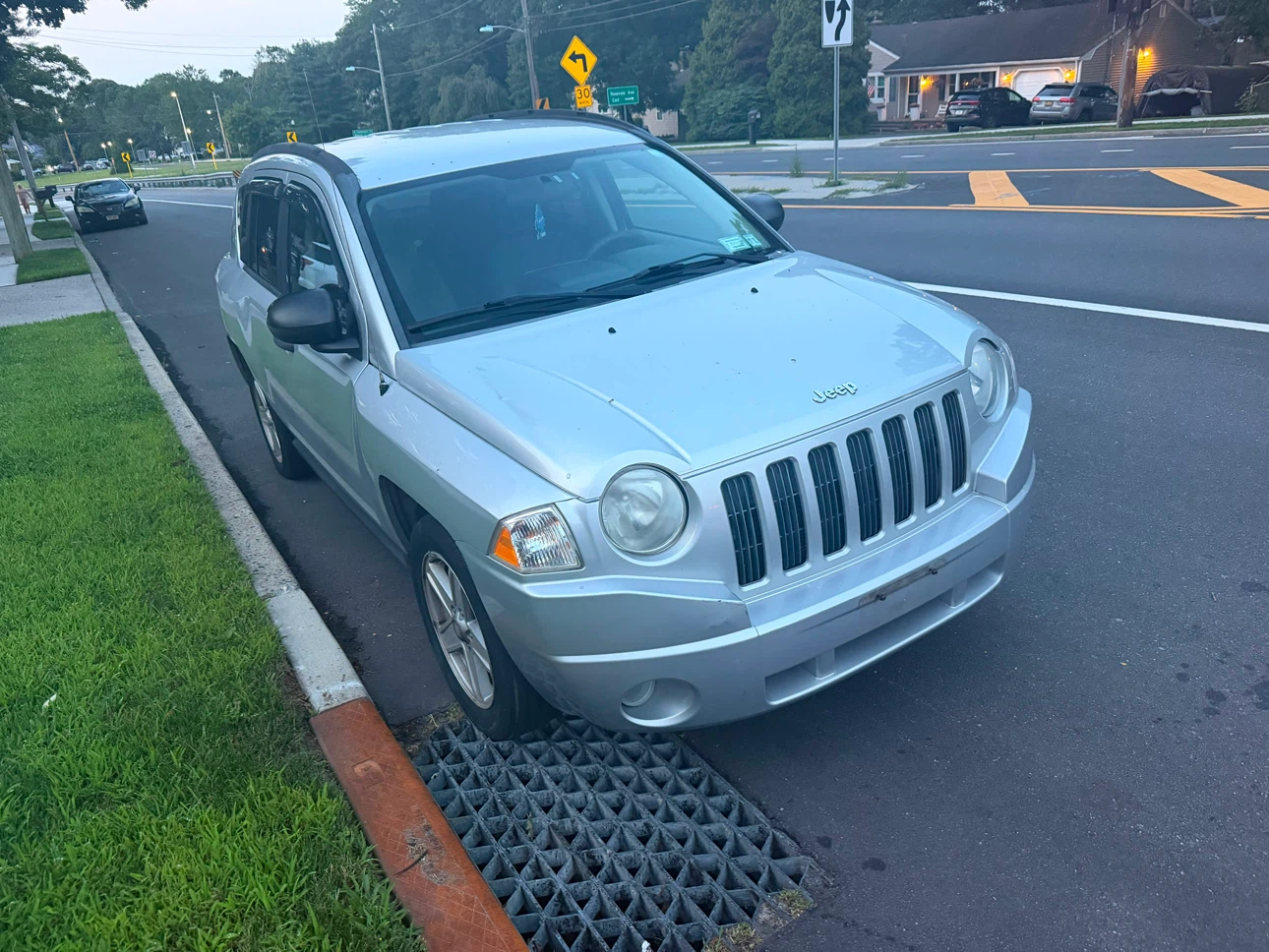 Silver Jeep Compass - photo 4