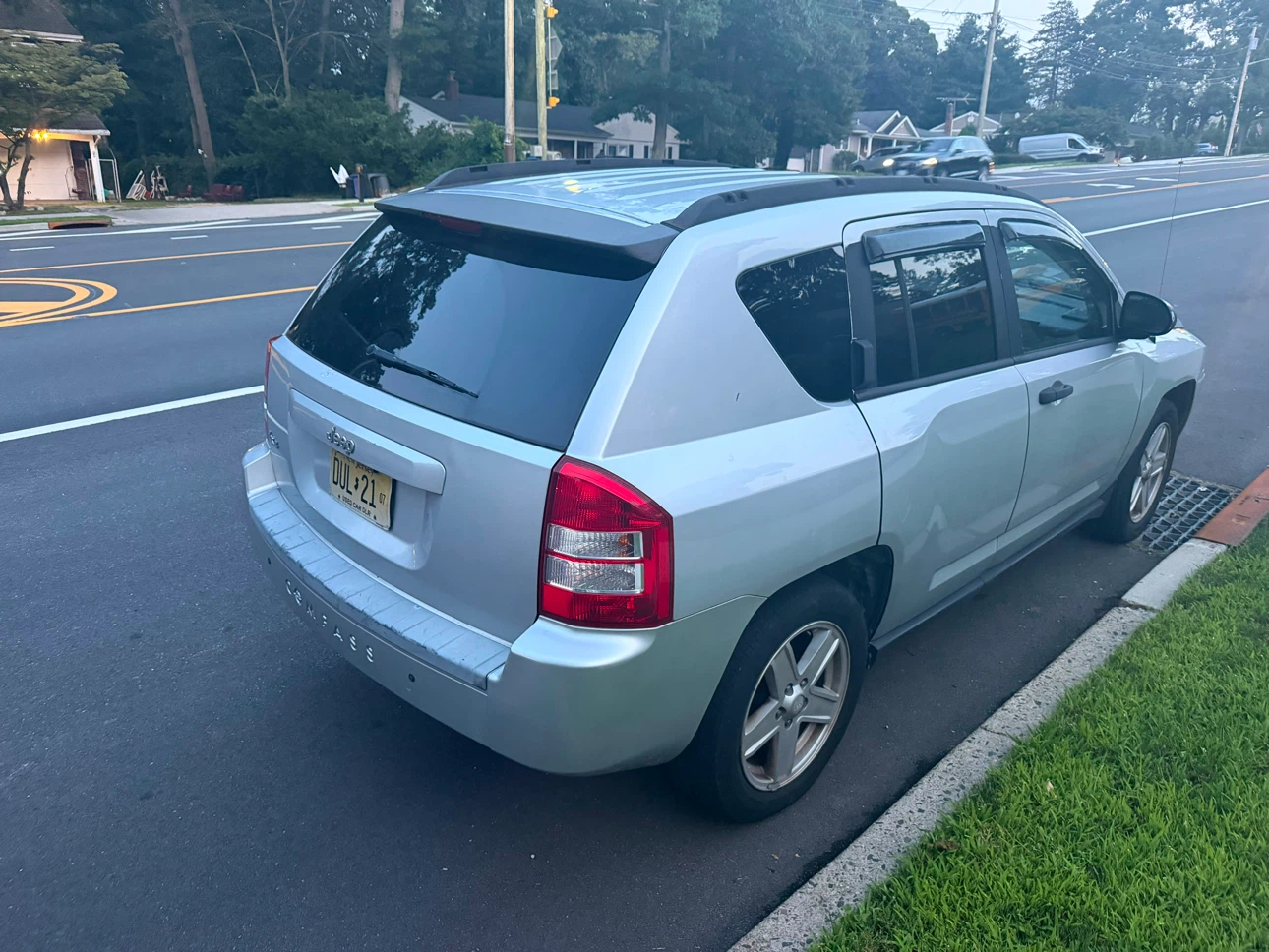 Silver Jeep Compass - photo 5