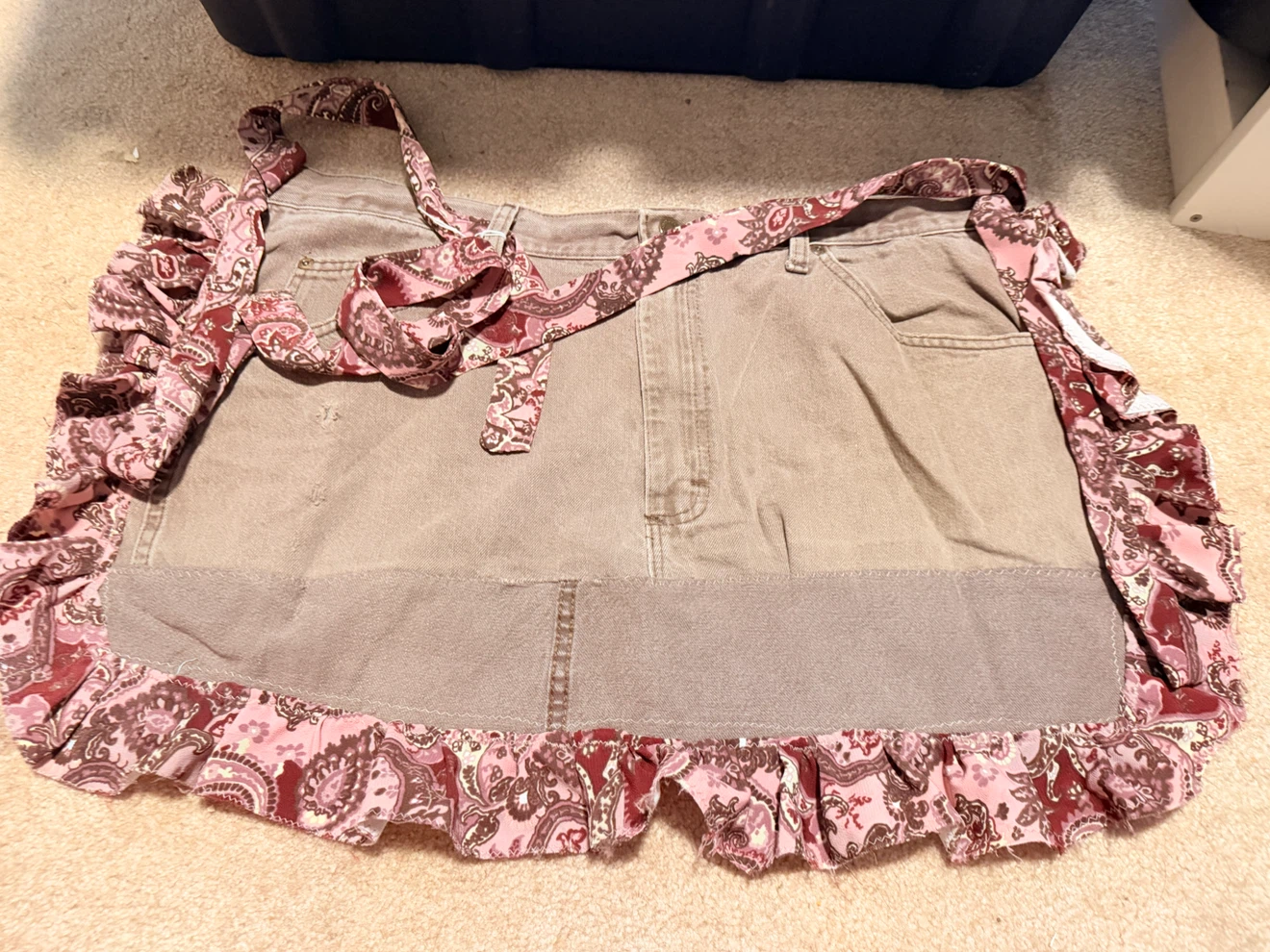 Upcycled Denim Aprons with Ruffled Trim - photo 3