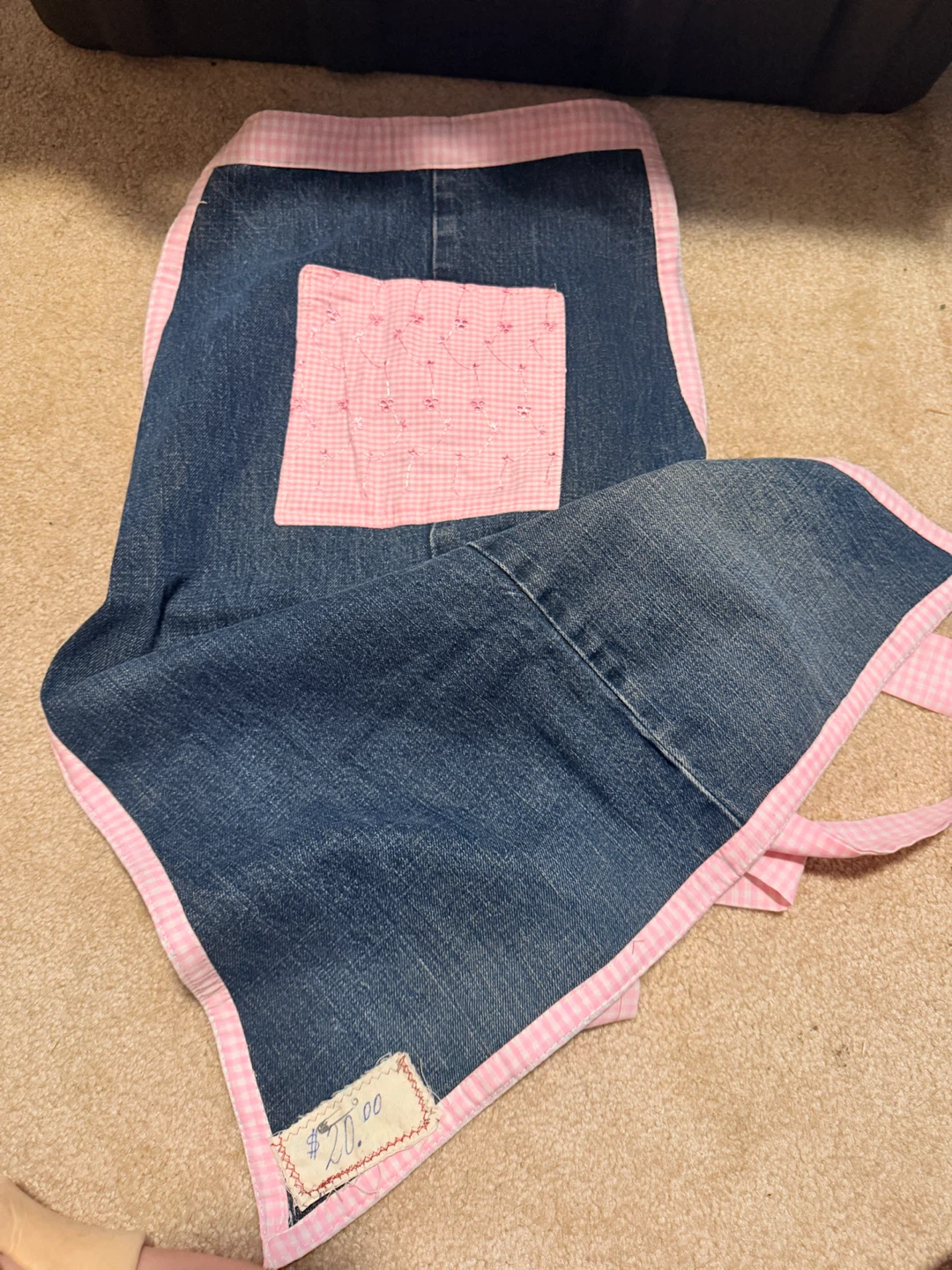 Upcycled Denim Aprons with Ruffled Trim - photo 5