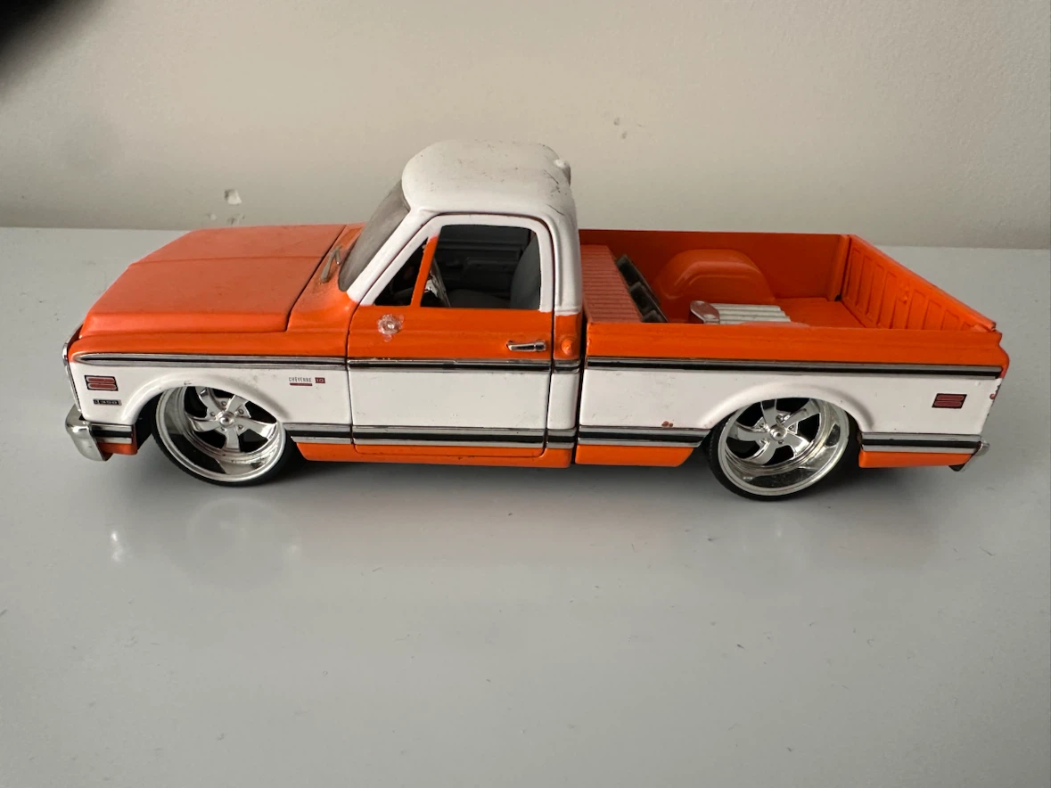 Diecast Pickup Truck 1/24 th scale