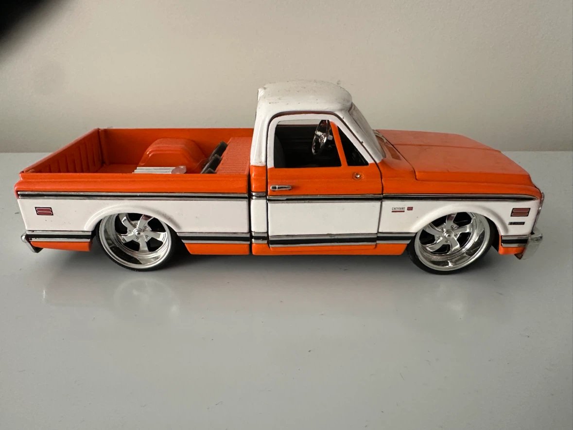 Diecast Pickup Truck 1/24 th scale - photo 4