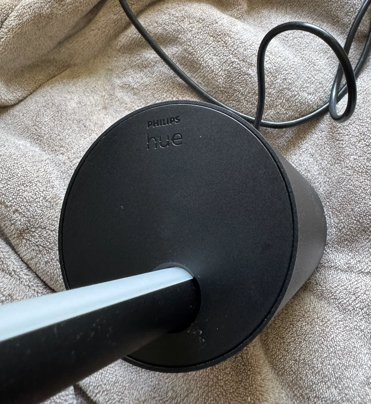 Philips Hue Signe Black Floor Lamp - good as new - photo 2