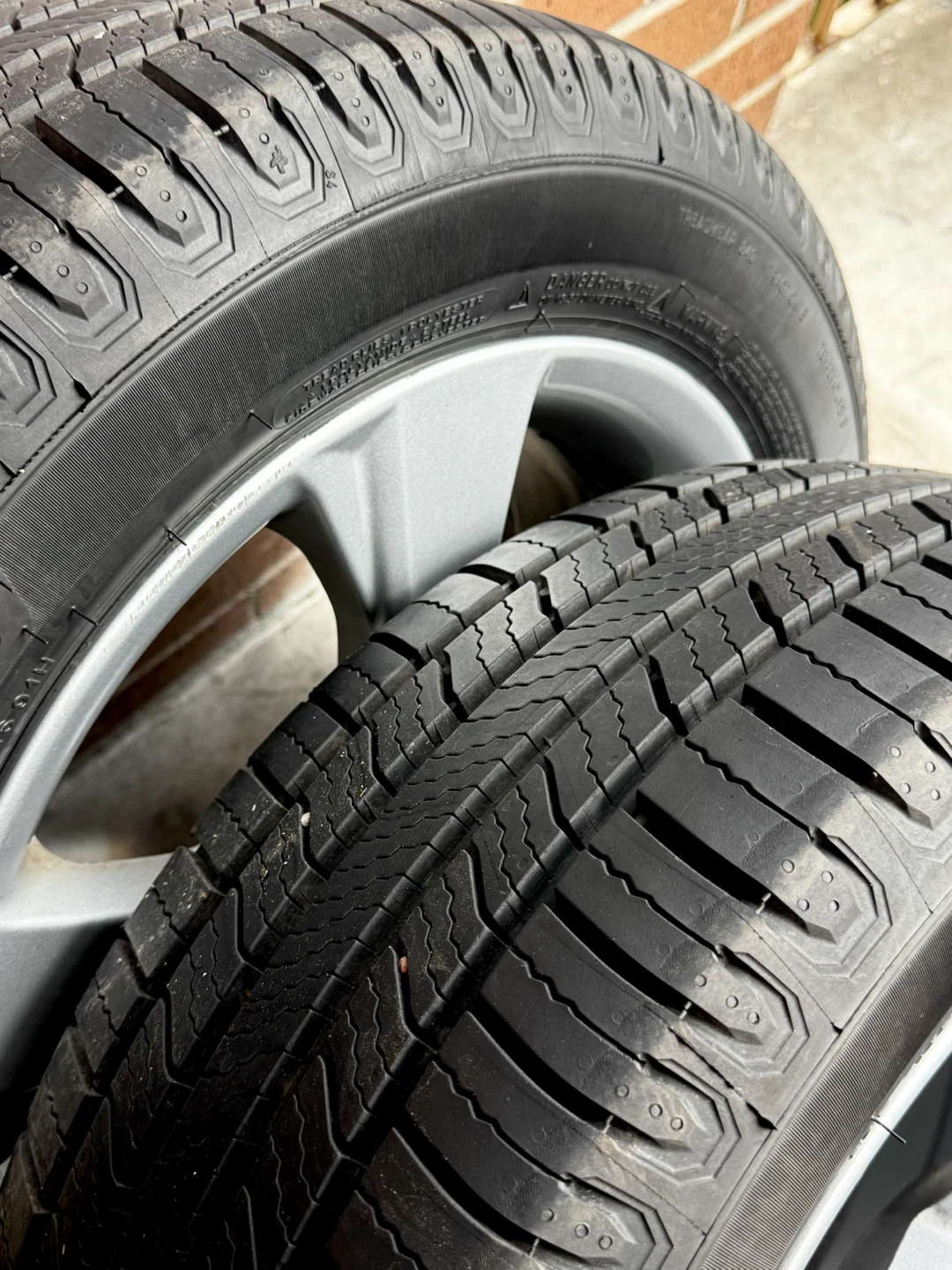 Michelin All Season with OEM Toyota Rims 205/55/16 - photo 2