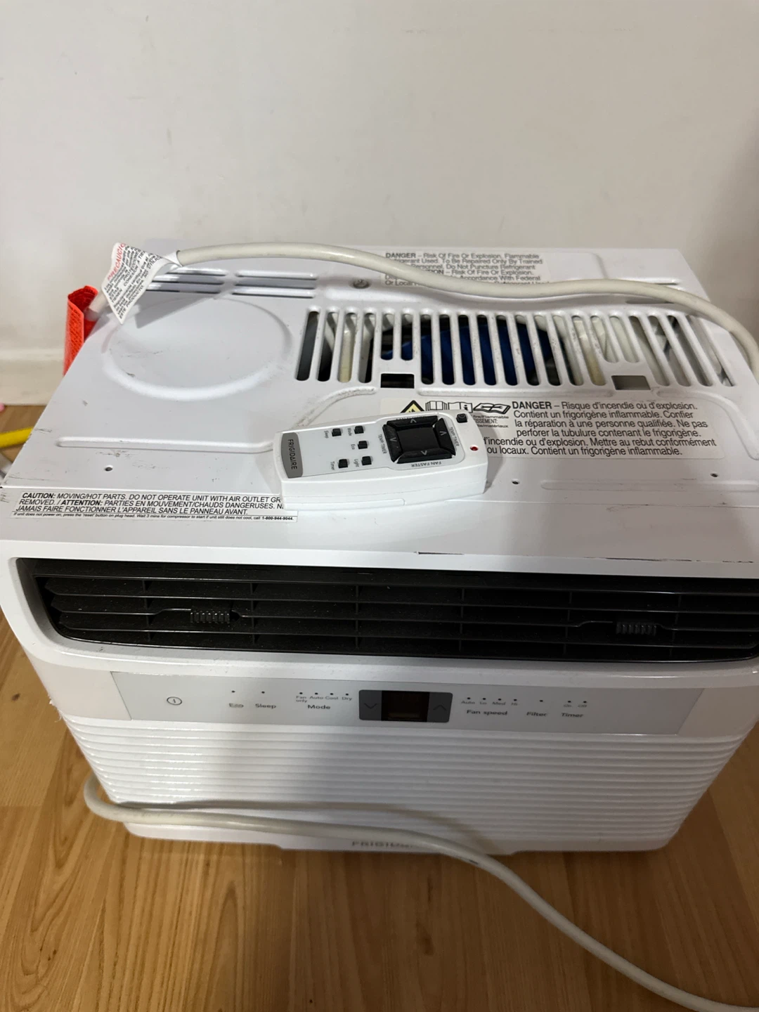 Frigidaire Window Air Conditioner with Remote - photo 2