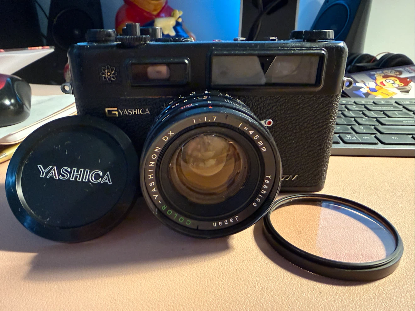 Yashica Electro 35, 35mm Film Camera w/ 45mm 1.7 lens w/ flash - photo 5