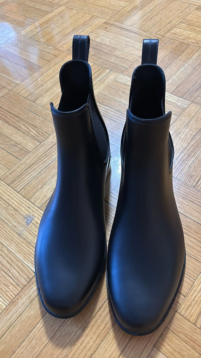 Rain Boot Waterproof Rain Boot women size 9 black like new