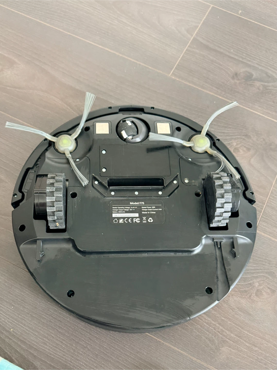 MOVE-OUT SALE – Robot Vacuum & Mop Combo - photo 4