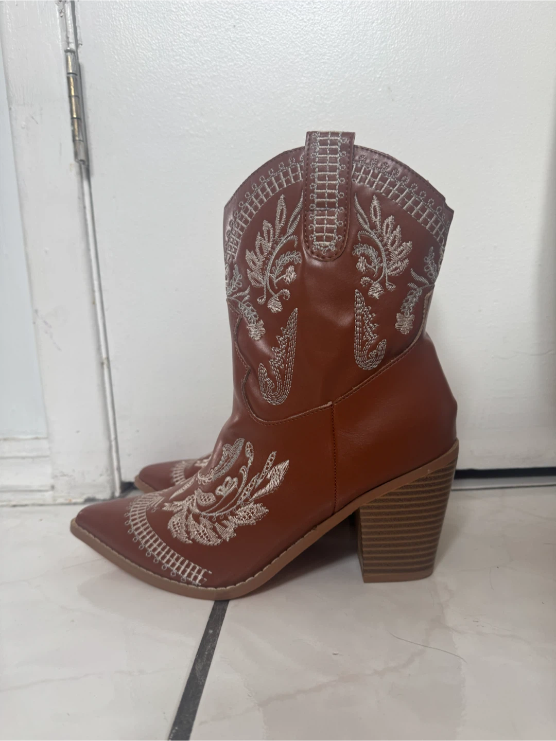 Embroidered Cowboy Boots (W 7.5) - photo 2