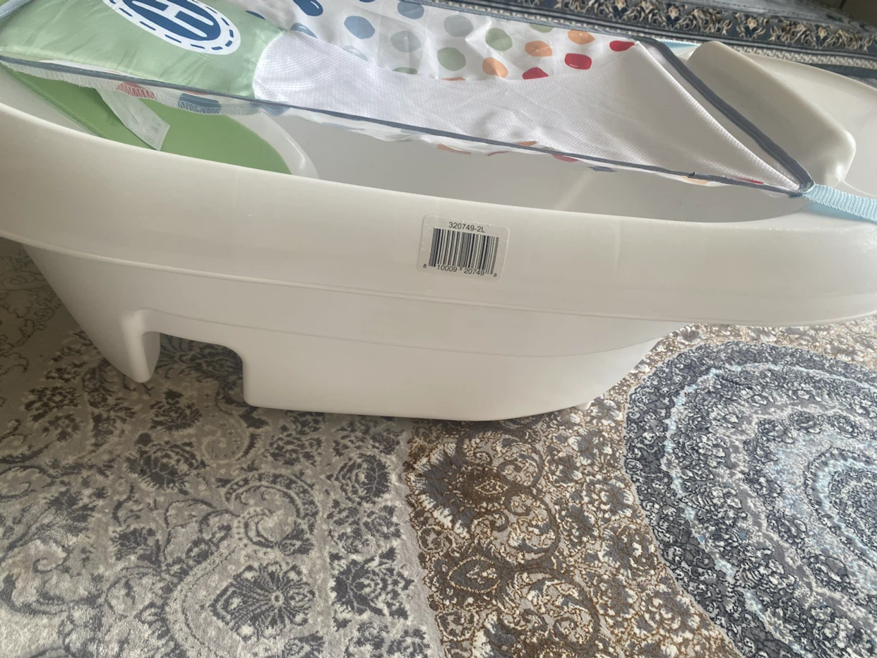 Baby Bathtub with Newborn Sling – Excellent Condition - photo 2