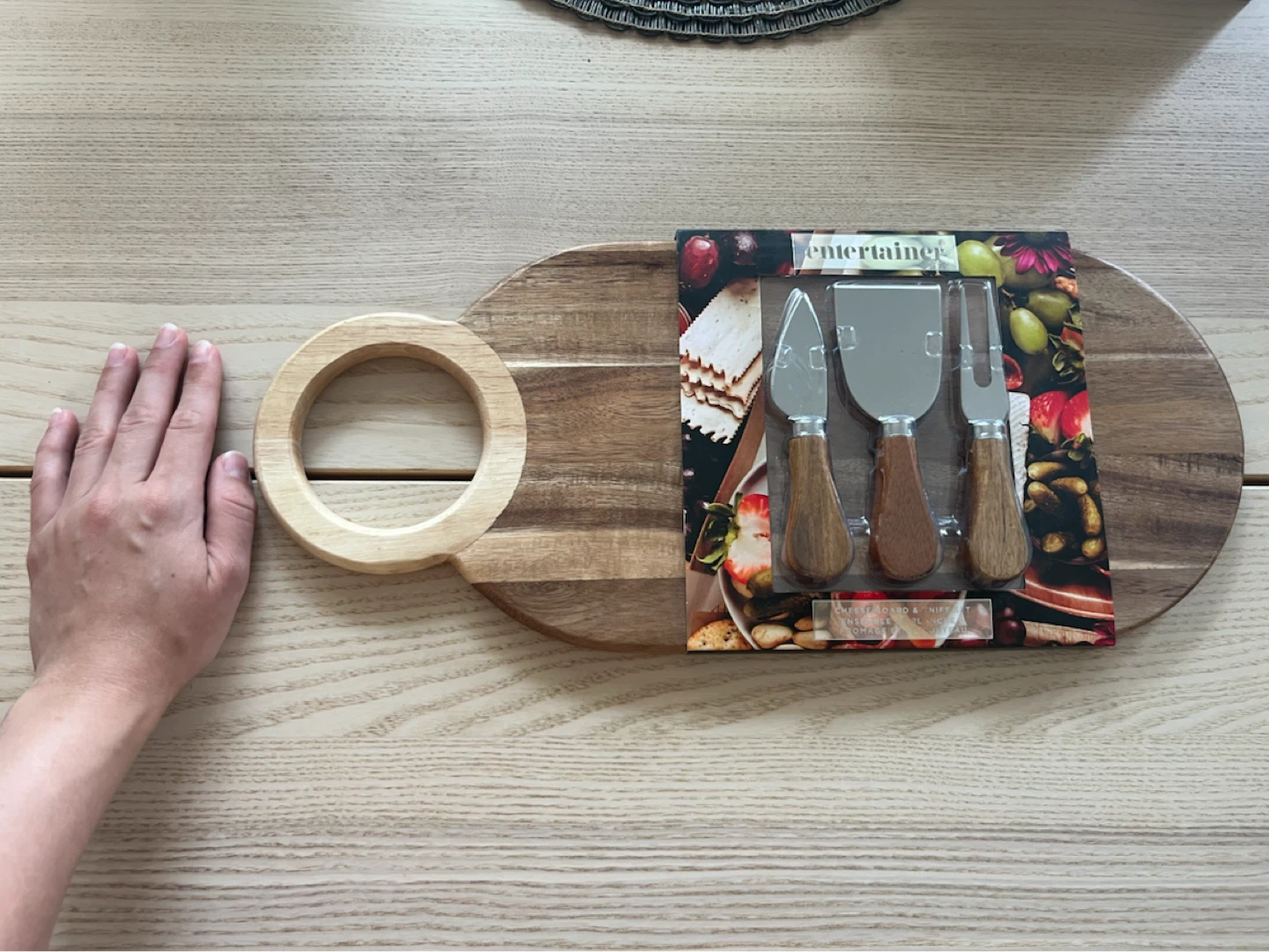 NEW Giftable, Entertainer Cheese Board & Knife Set - photo 3