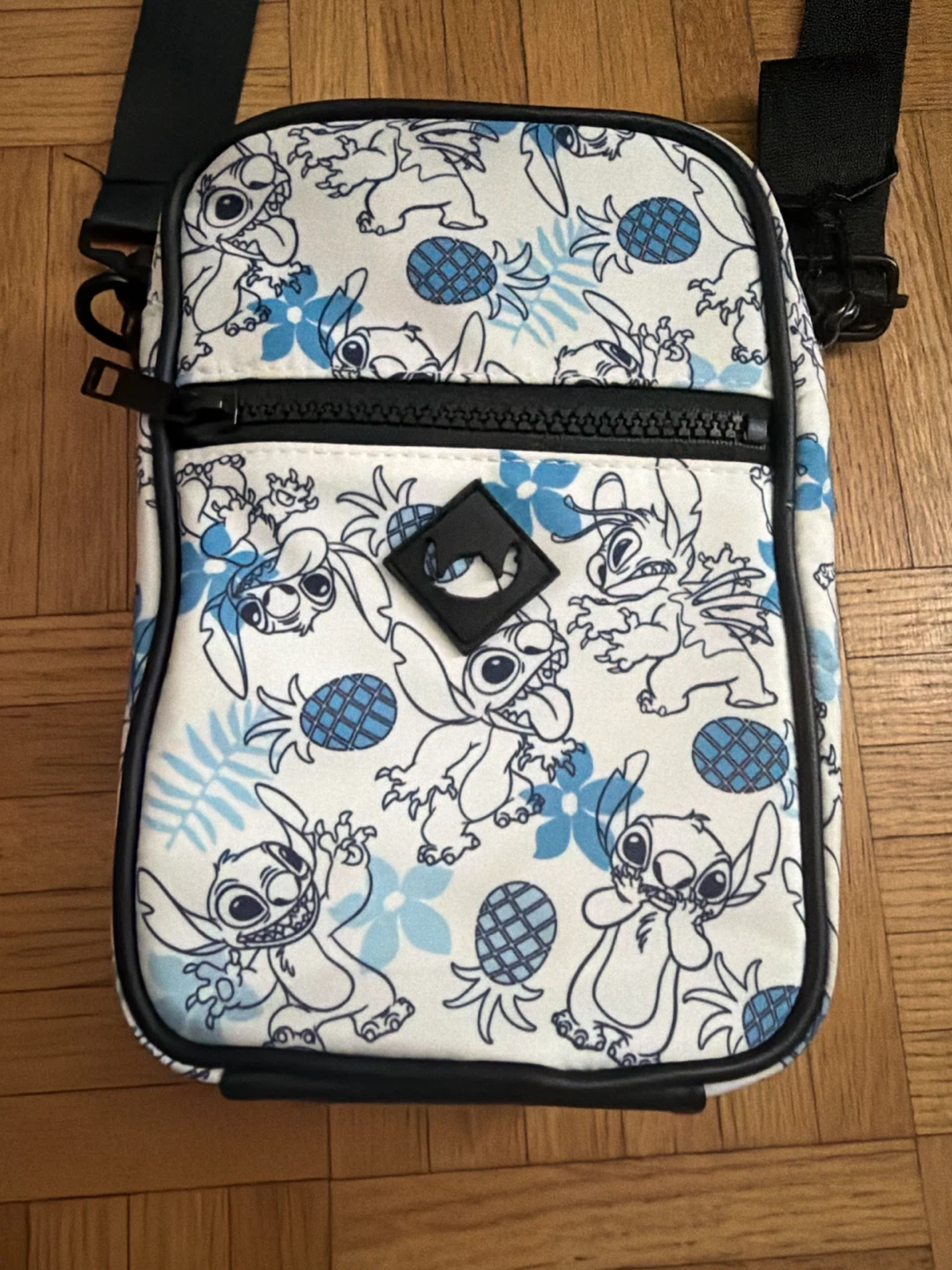 Lilo & Stitch Crossbody Bag - photo 2