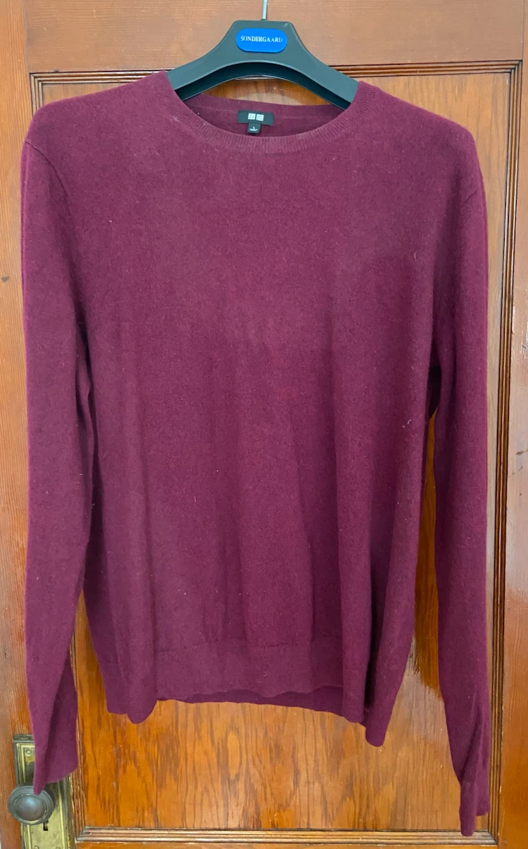 Burgundy Uniqlo sweater