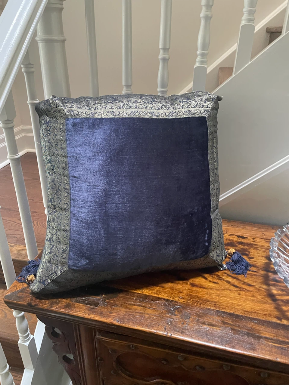 A pair of Decorative Throw Pillow with 4 thistles - photo 2