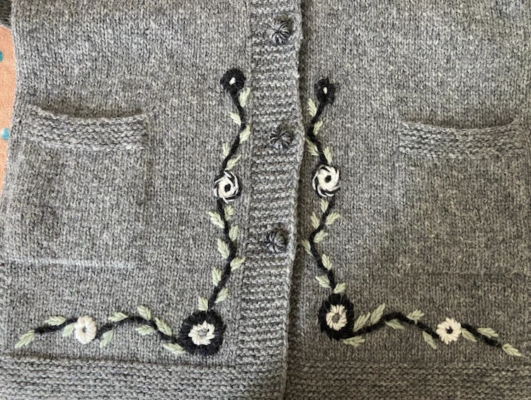 Handmade Grey Wool Knit Cardigan with Floral Embroidery - photo 4