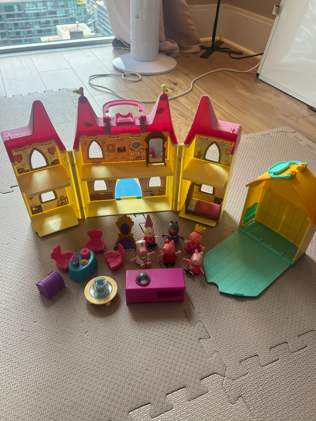 Peppa Pig Princess Castle & hospital Playset