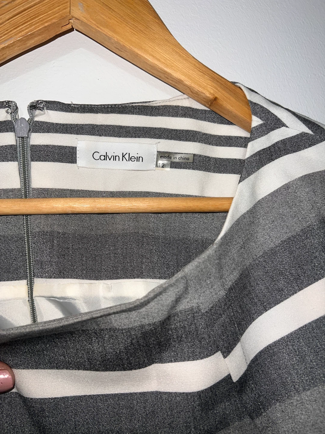 Calvin Klein Striped Sleeveless Sheath Dress Size 12 - photo 5