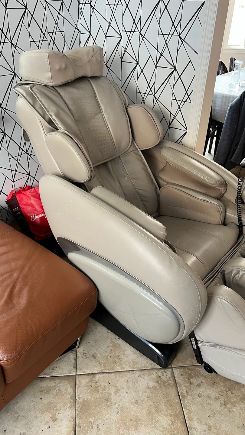 Osaki Massage Chair - photo 2