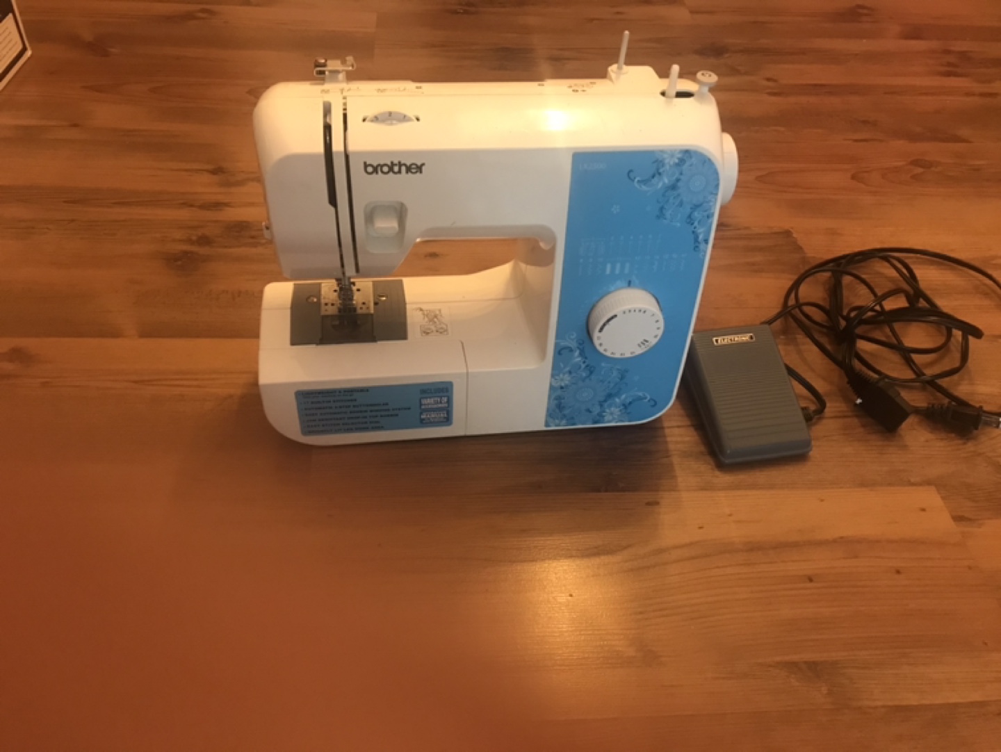 Brother LX2500 Compact & Lightweight Sewing & Mending Machine