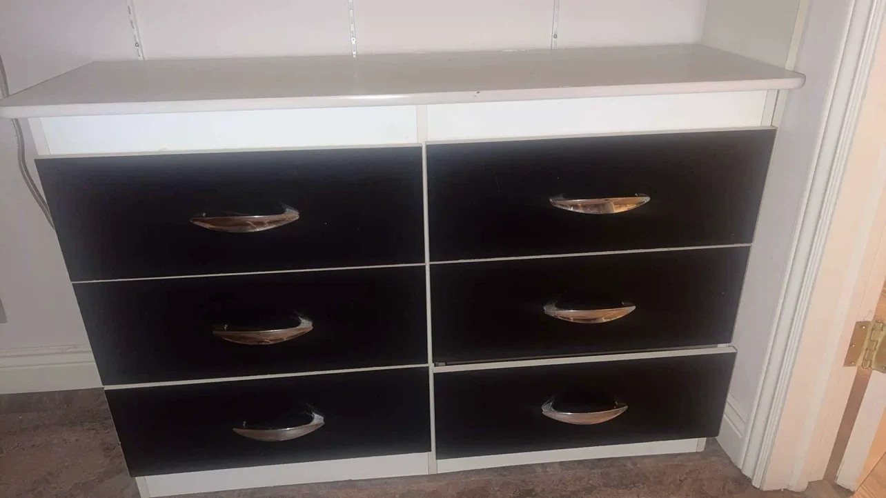 Black 6-Drawer Dresser