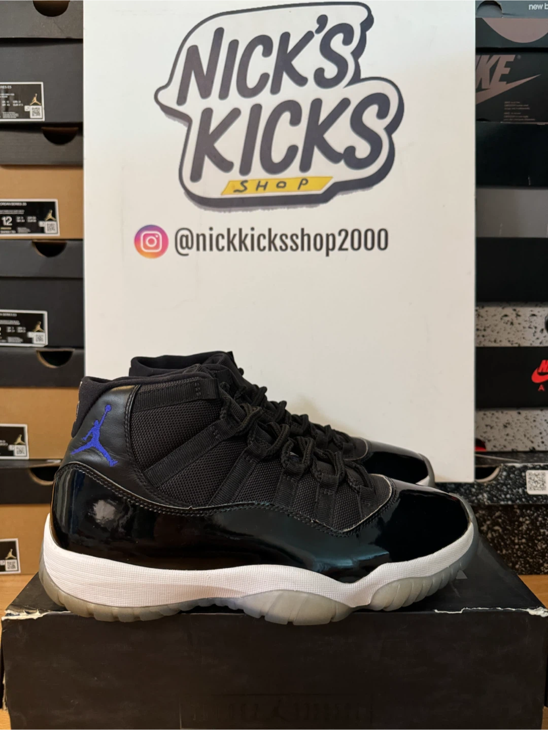 Air Jordan 11 size 9 “Space Jam”
