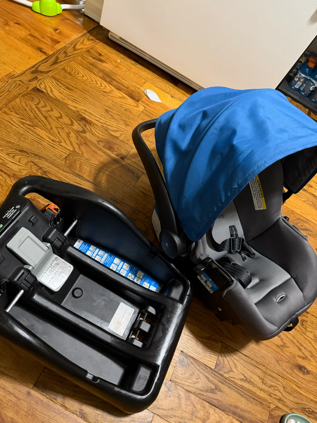 Safety 1st Infant Car Seat with Base - photo 2