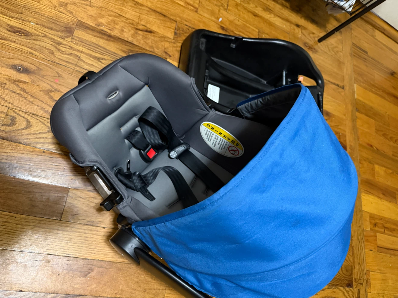 Safety 1st Infant Car Seat with Base - photo 3