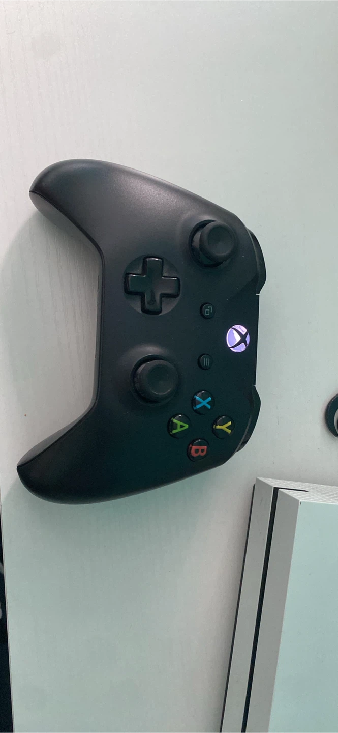 Xbox 1 S plus controller and cables - photo 4