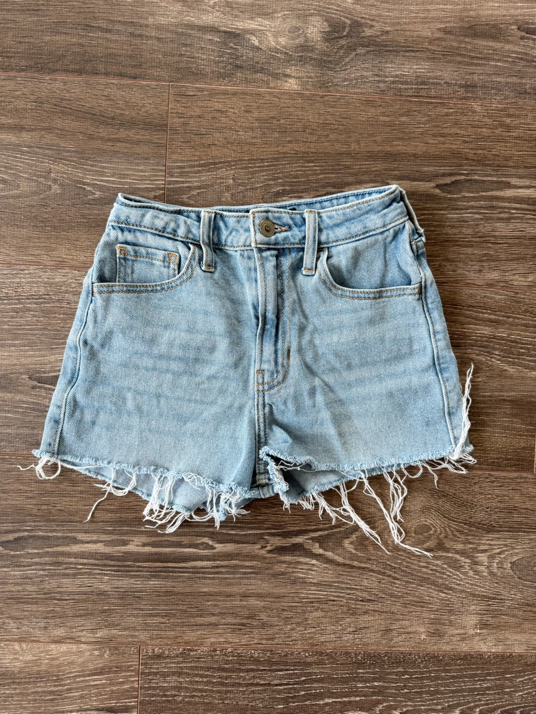 Hollister Ultra High-Rise Vintage Straight Denim Shorts size 23