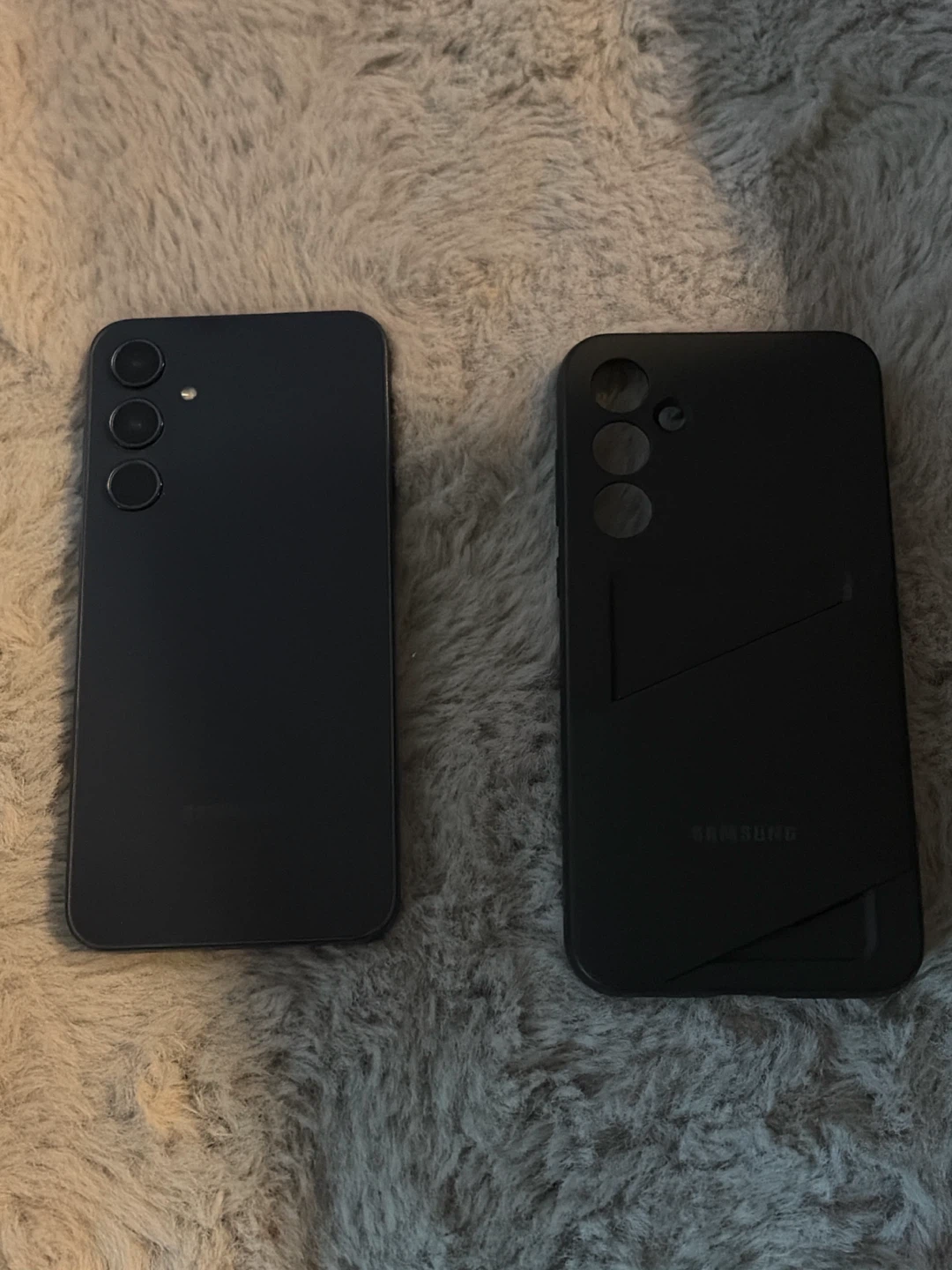 A35 5G Samsung phone - photo 2