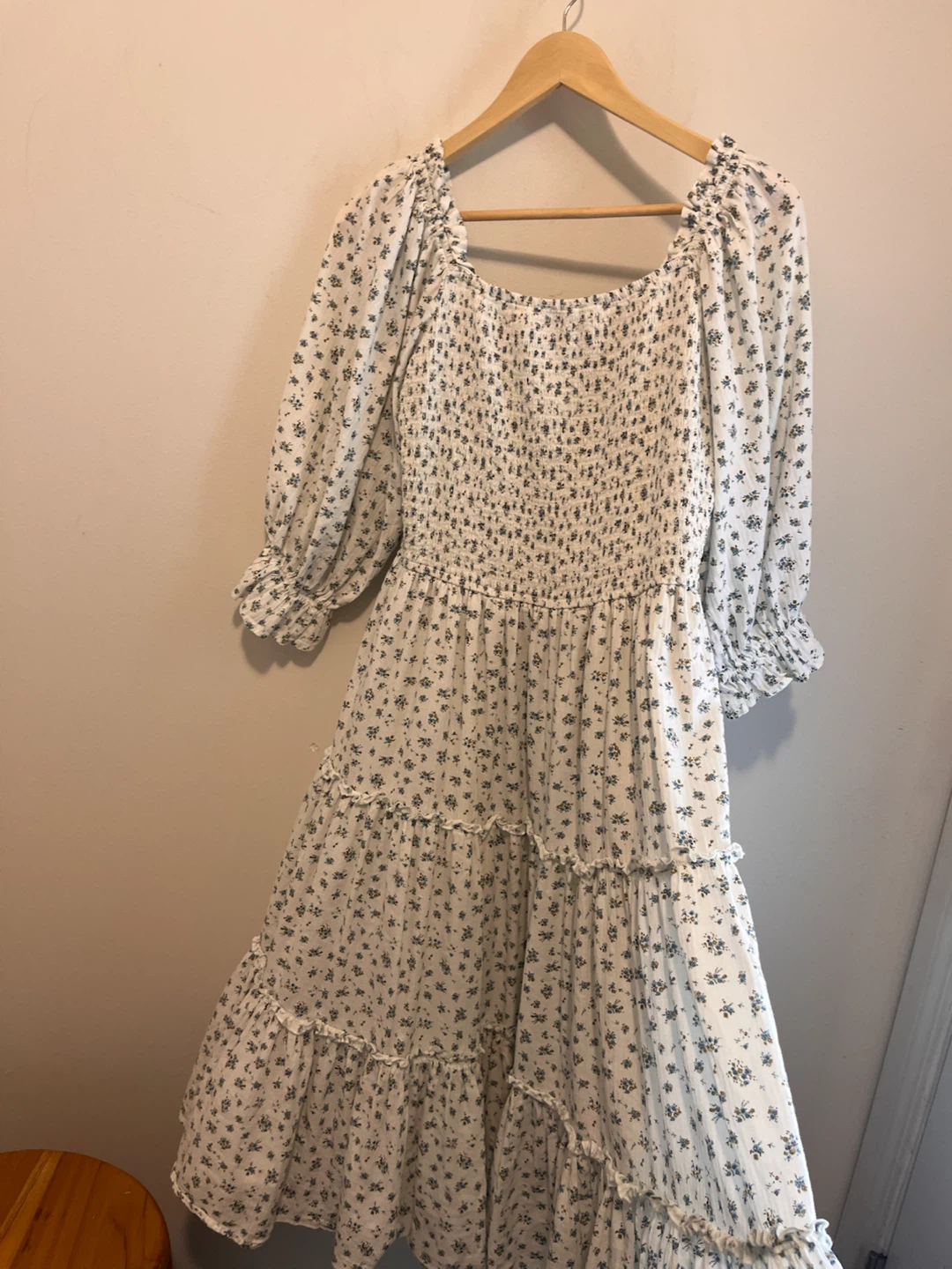 White Floral Smocked Tiered Dress - photo 4