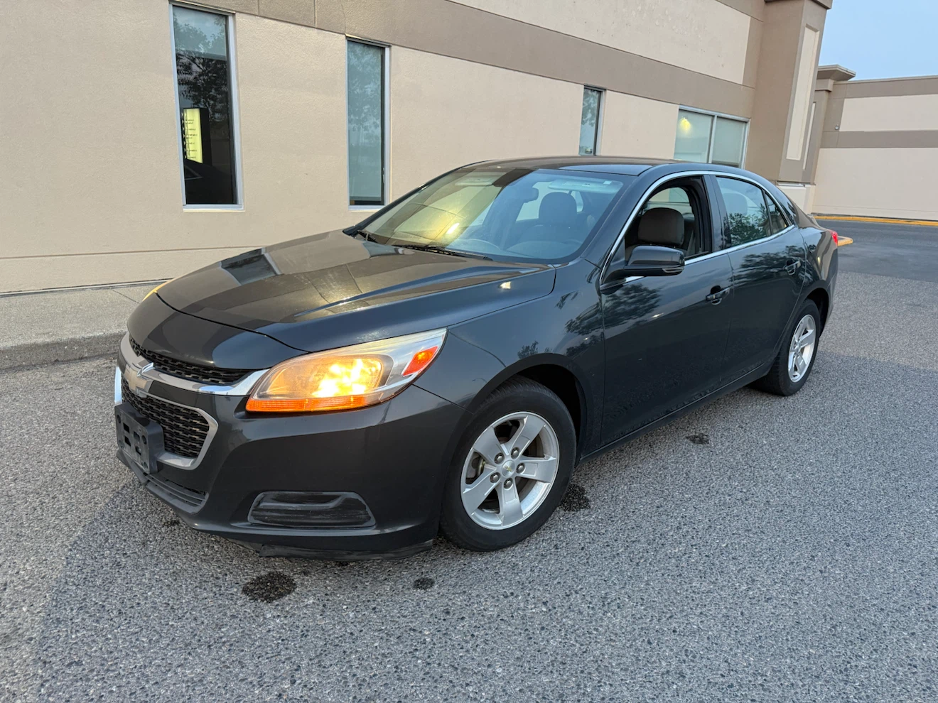 2014 Chevy Malibu (53,000km) - photo 2