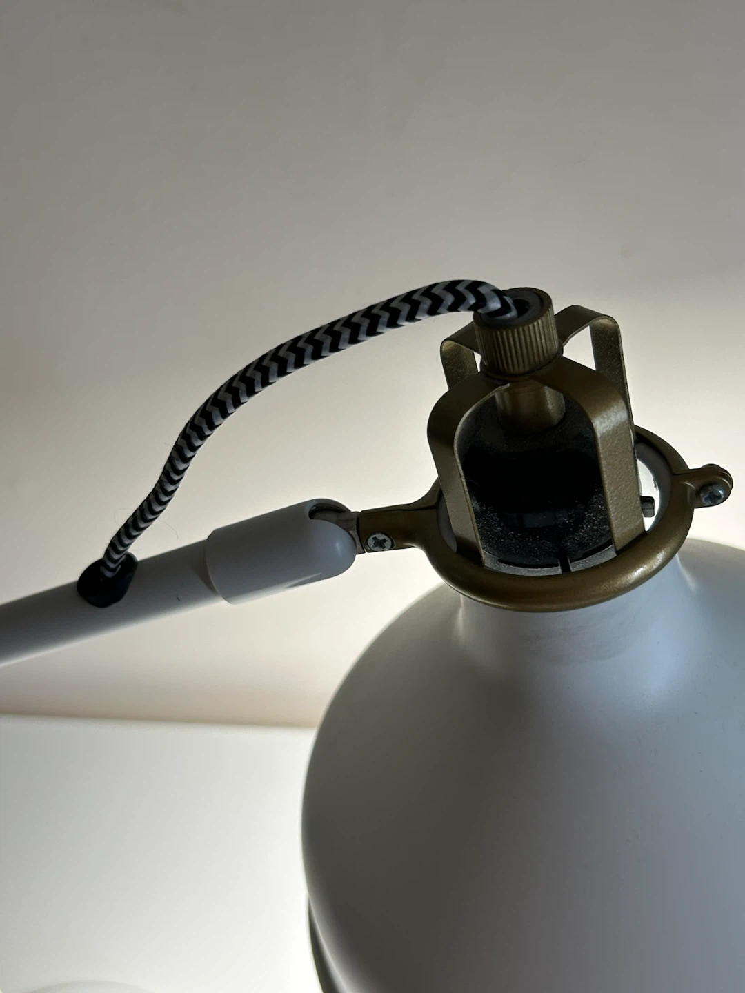 White Desk Lamp with Adjustable Arm - photo 4