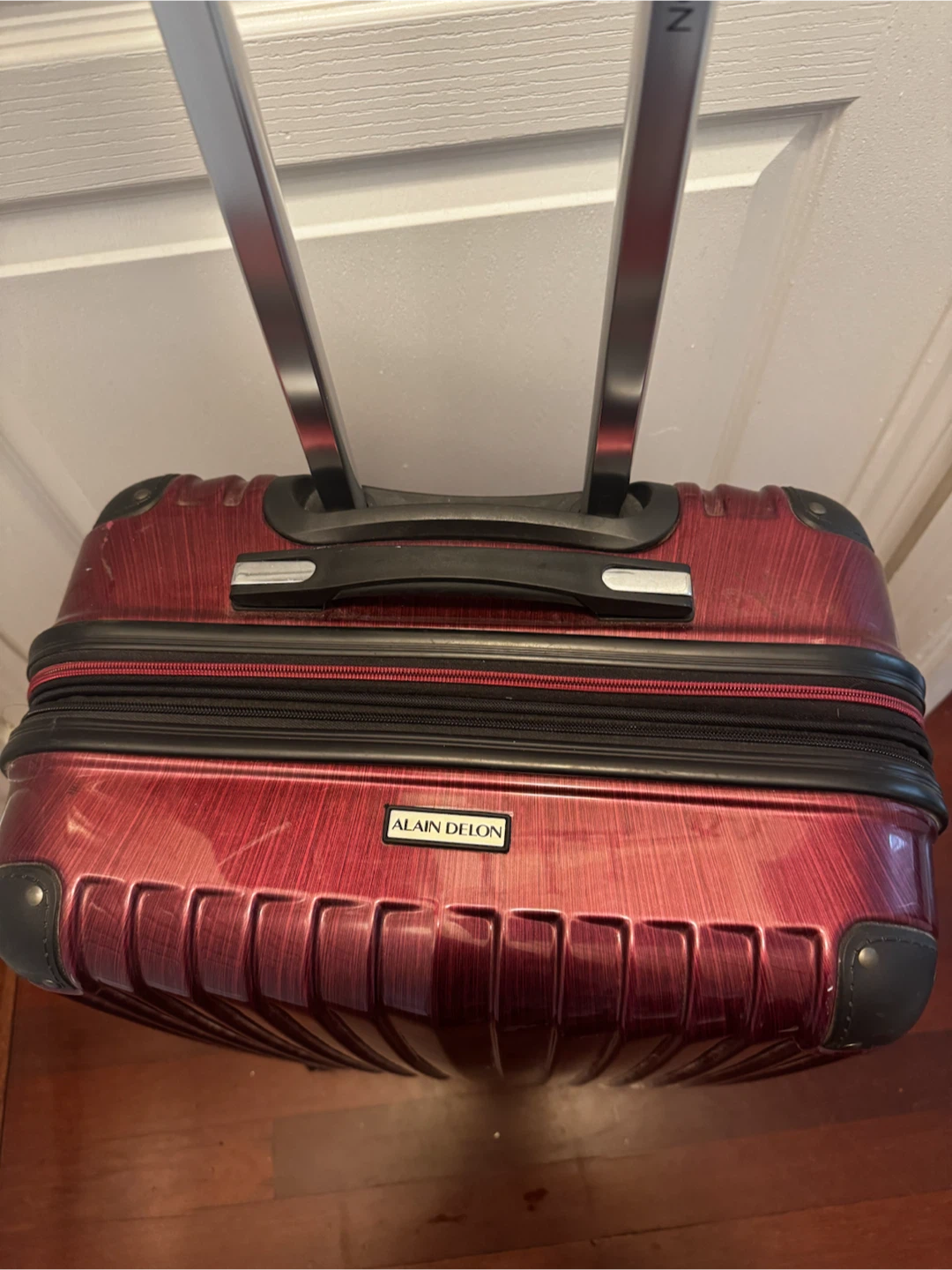 Alain Delon Burgundy Hardside Spinner Luggage - photo 2