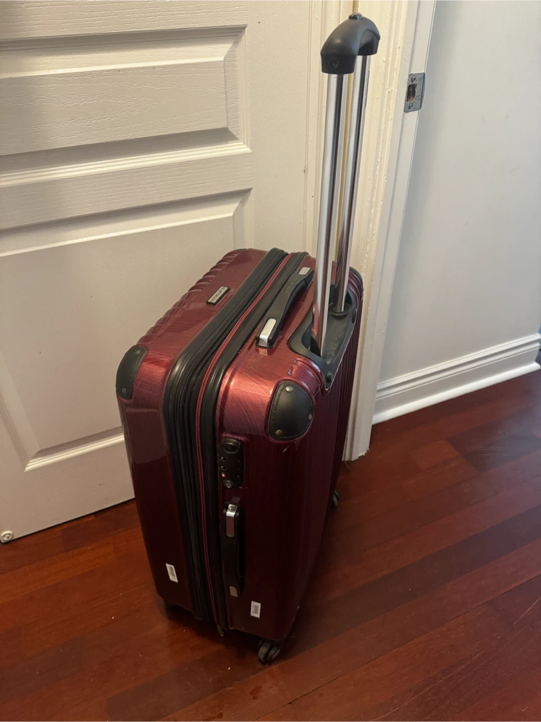 Alain Delon Burgundy Hardside Spinner Luggage - photo 4