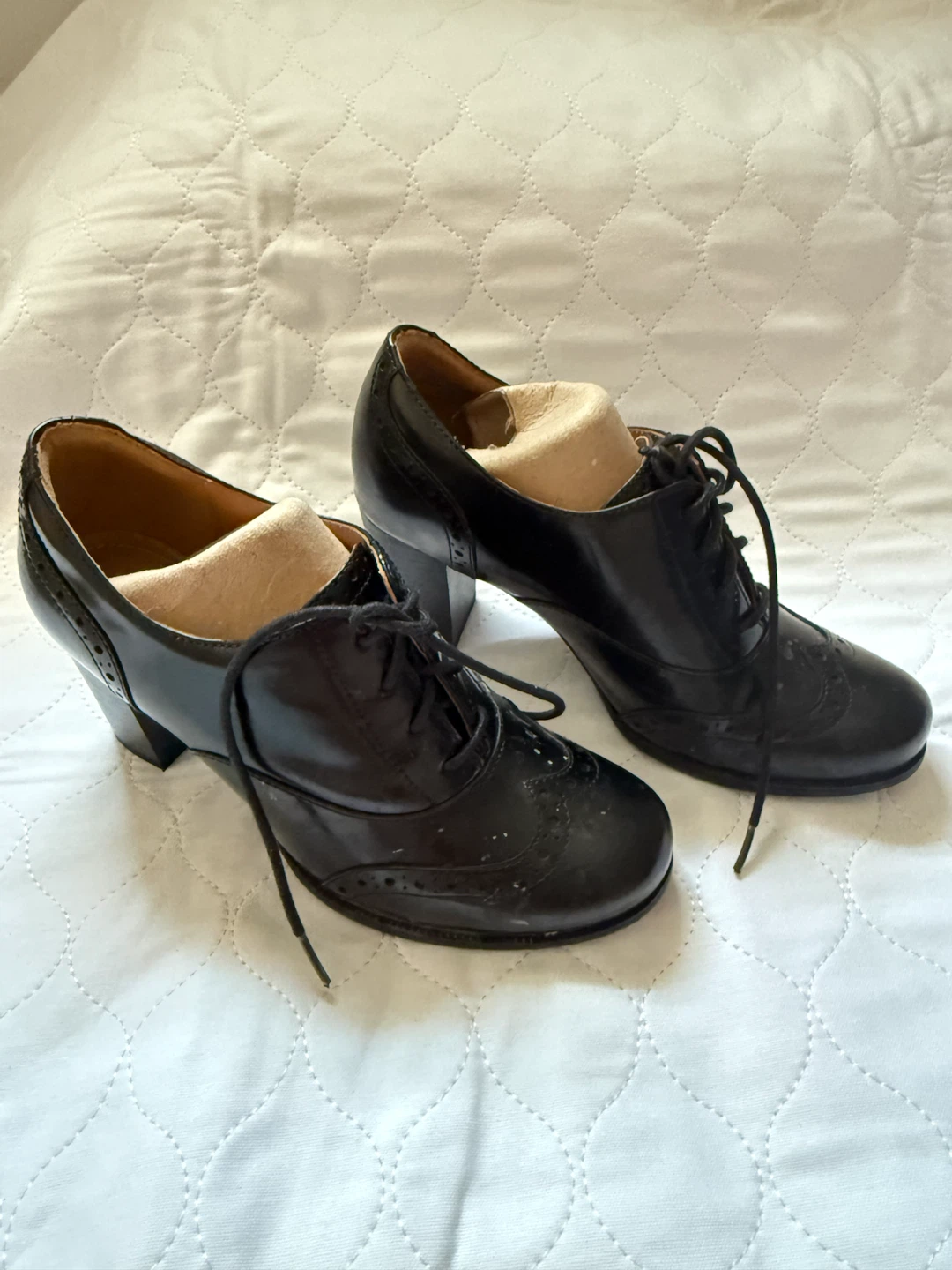 Clarks Artisan Black Lace-Up Wingtip Heels