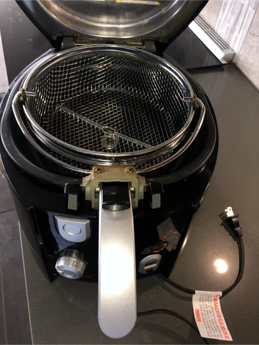 Delonghi Deep Fryer with Easy Drain & rotating Basket - photo 2