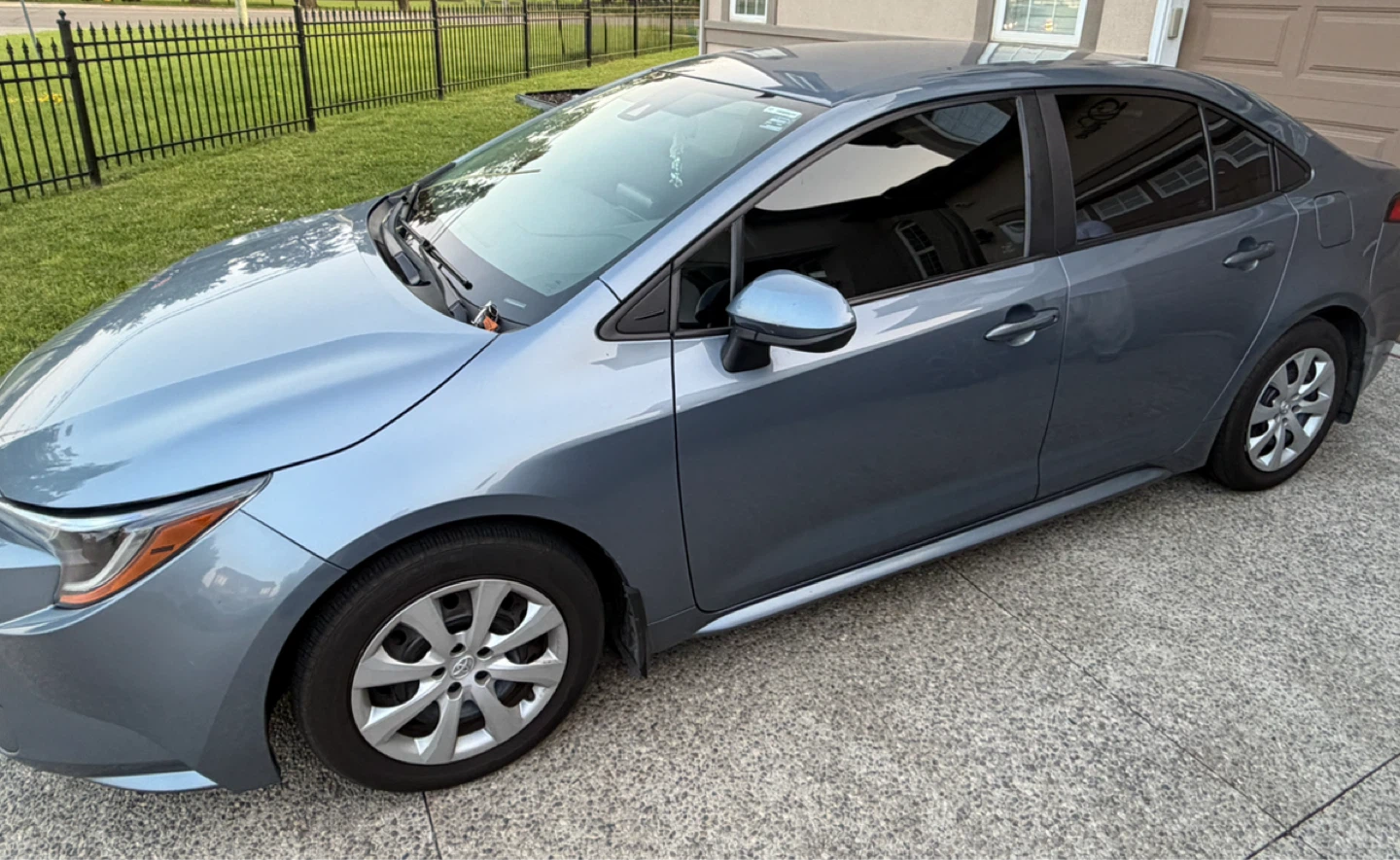 2022 Toyota Corolla L - photo 2